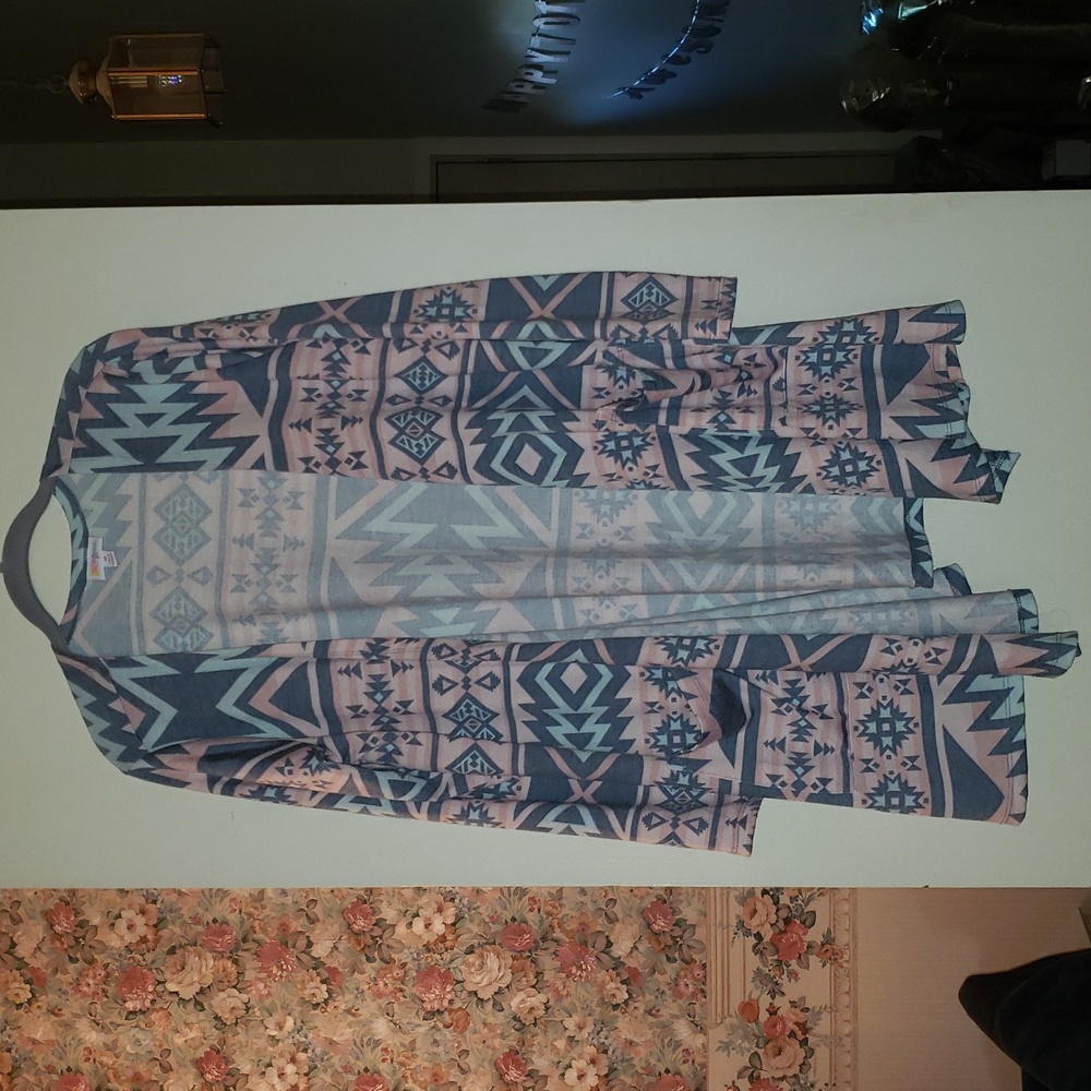 Like New LuLaRoe Caroline Cardigan